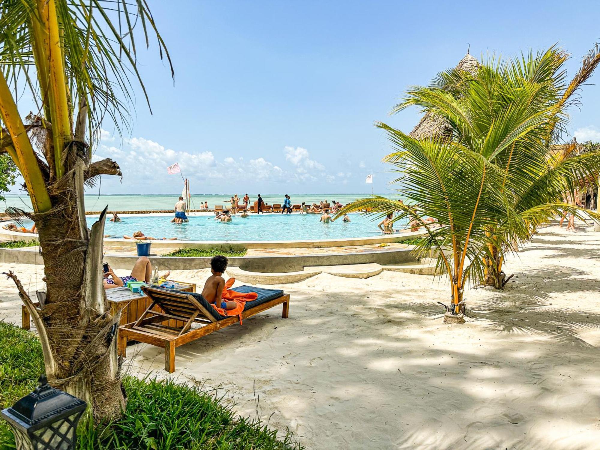 Jambo Beach Hotel Paje Eksteriør billede